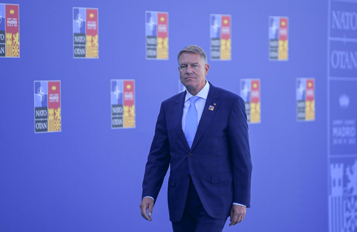 Iohannis retrimite în Parlament legea privind impunerea taxei de solidaritate