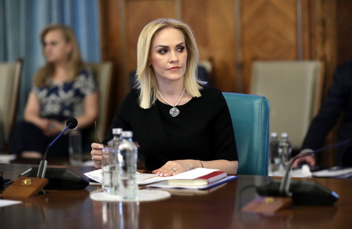 Scandal pe tema proiectului pentru prevenirea separării copilului de familie. Parlamentarii și-au împărțit jigniri