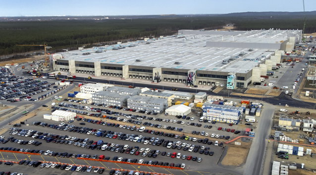 Asociaţia germană a industriei auto estimează că producţia de maşini electrice va creşte cu 50% în 2023
