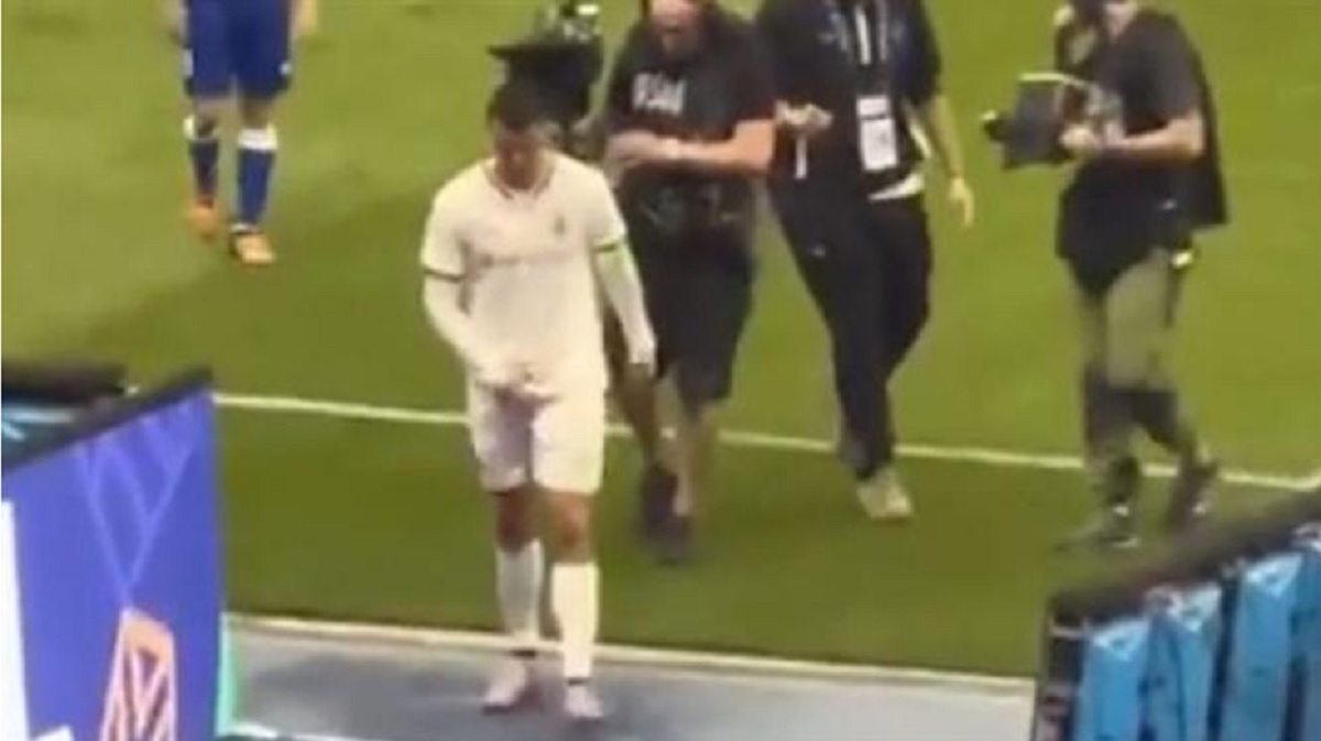 Cristiano Ronaldo, gest obscen la adresa fanilor la finalul derby-ului Hilal – Nassr 2-0 Video