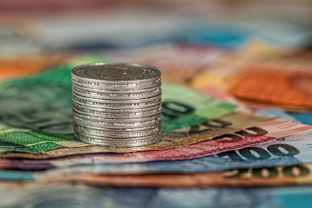 Modelul de până acum se baza pe inerţie