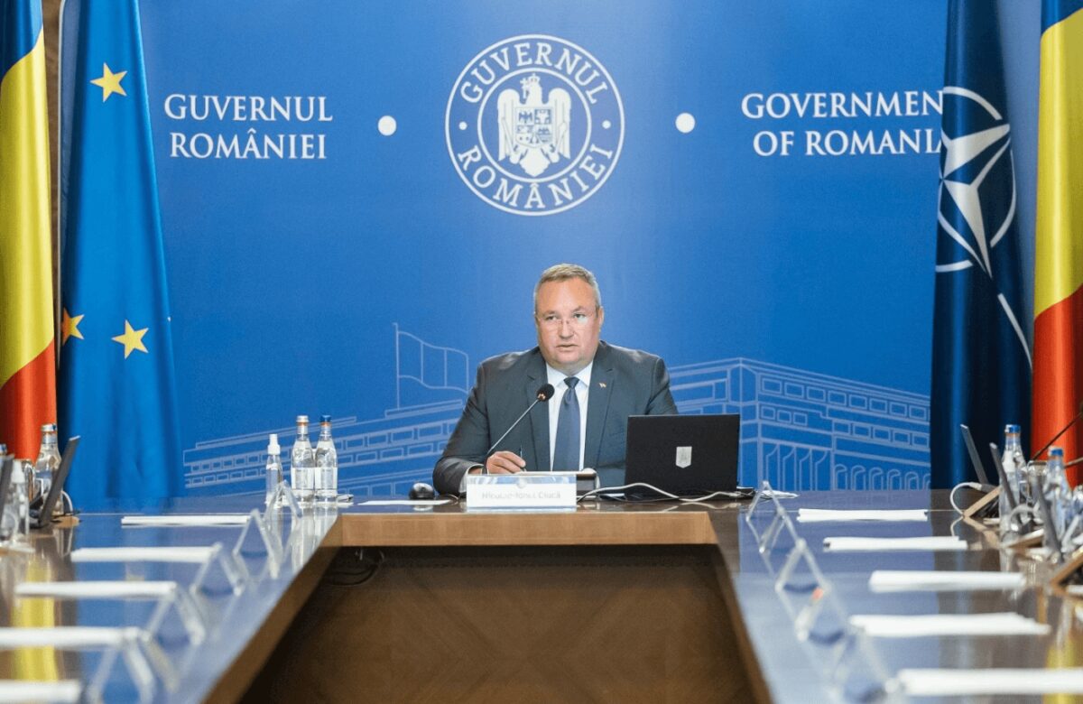 Ciucă: Bucuria Învierii să vă aducă linişte sufletească, pace şi fericire