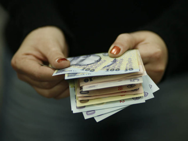 trebuie să devină mai suplu şi mai aplecat către cetăţean