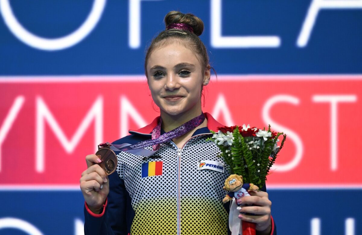 Campionatele Europene de gimnastică: Sabrina Voinea câștigă două medalii de argint